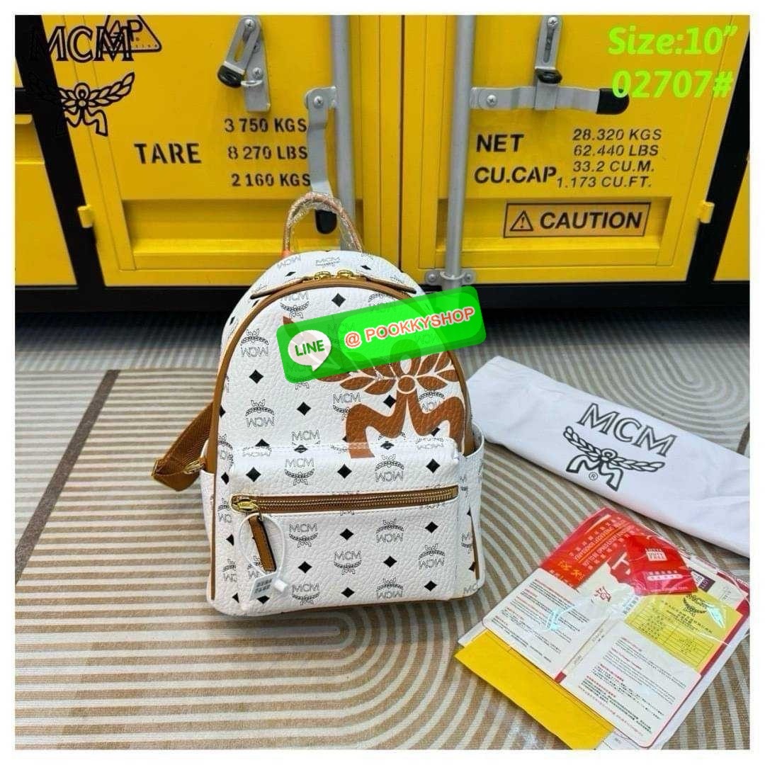 MCM Small Stark Mega Laurel Visetos Backpack กระเป๋าเป้คอลใหม่ไซส์เล็ก ดีไซน์โลโก้ด้านหน้าสวยหรูโดดเด่น Best seller Unisex ของงานเป้จริงๆ ใช้ได้ทั้งหนุ่มๆและสาวๆ เรียบหรูกว่าเดิมไปอีก สายสะพายสามารถปรับได้ตามตัว ดีไซน์และฟังก์ชั่นการใช้งาน ตอบโจทย์แน่นอน