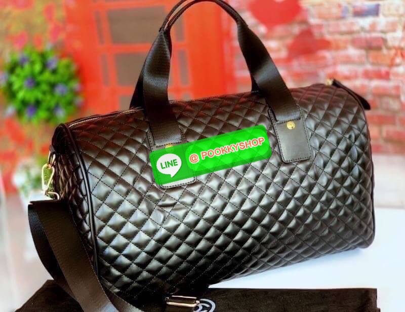 RESTOCK....BEST SELLER CHANEL VIP GIFT Large Travel Bag MUST HAVE! CHANEL VIP GIFT Large Travel Bag กระเป๋าเดินทางใบใหญ่ Gift With Purchase (GWP) รุ่น Limited Edition พรีเมี่ยมกิ๊ฟของเเท้จาก Chanel Counter หนังลายตารางเนื้อหนาสีดำกันนำ้ดูแลรักษาทำความสะอา