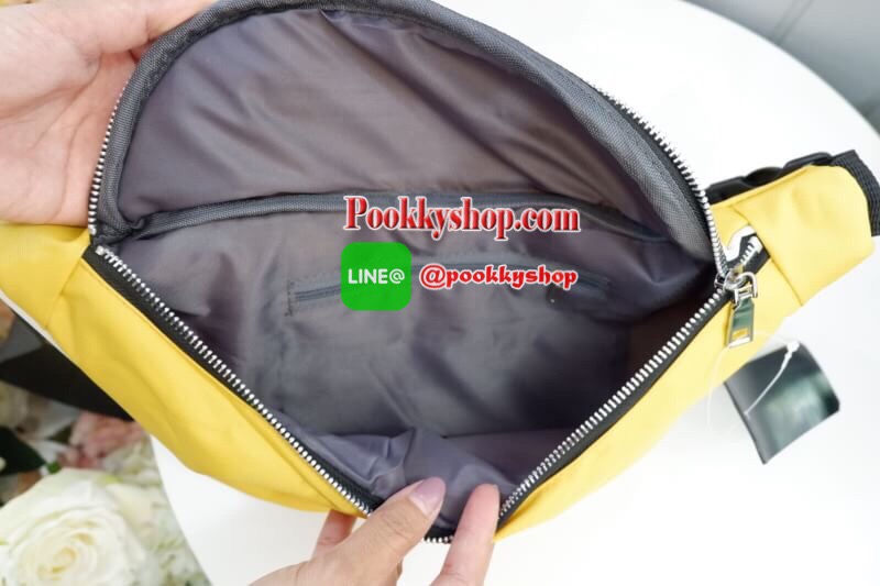 ADIDAS ORIGINALS ADICOLOR WAIST BAG Best seller! **ดาราเซเลปใช้กันเพียบ ช้าอดหมดก่อนนาจา กระเป๋าคาดอก/คาดเอวสุดชิค ดีไซน์เรียบง่าย แต่สะพายแล้วเท่ห์ คลาสสิคสุดๆ อะไหล่เงิน เปิด-ปิด ด้วยซิป ภายในกว้าง ใส่กระเป๋าสตางค์ยาวได้ และของจุกจิกได้ พอประมาณ มีช่องซ