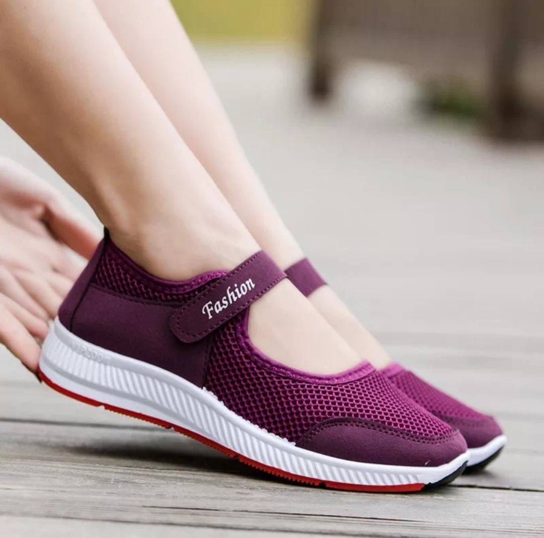 งานตาข่ายเพื่อสุขภาพในตำนาน พร้อมส่งเลยค่ะ 👟รองเท้าเพื่อสุขภาพเท้า ช่วยลดแรงกระแทก ช่วยป้องกันกระดูกส้นเท้าคดงอ พื้นนุ่ม กันลื่น น้ำหนักเบา ระบายอากาศได้ดี สามารถใส่เล่นกีฬา ใส่วิ่ง ใส่เดิน หรือใส่เที่ยวได้ ด้วยดีไซน์ทรงแฟชั่นทันสมัย ใส่ได้ทั้งวัย