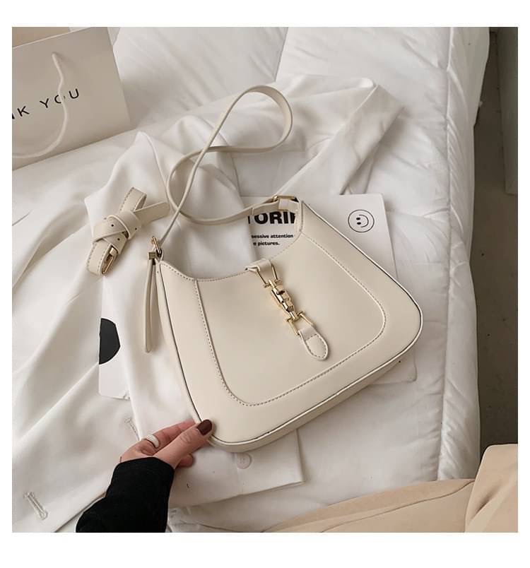 รุ่นใหม่✨ พร้อมส่ง!!!!!! Rosy bag (BP) เริ่ดได้เชิ่ดได้ กระเป๋าสะพายหนังลุคคุณหนูคุณนาย มีสายสำรองไว้ให้ต่อเพิ่มความยาวสะพายแบบcrossbodyได้ มีให้เลือก5สี