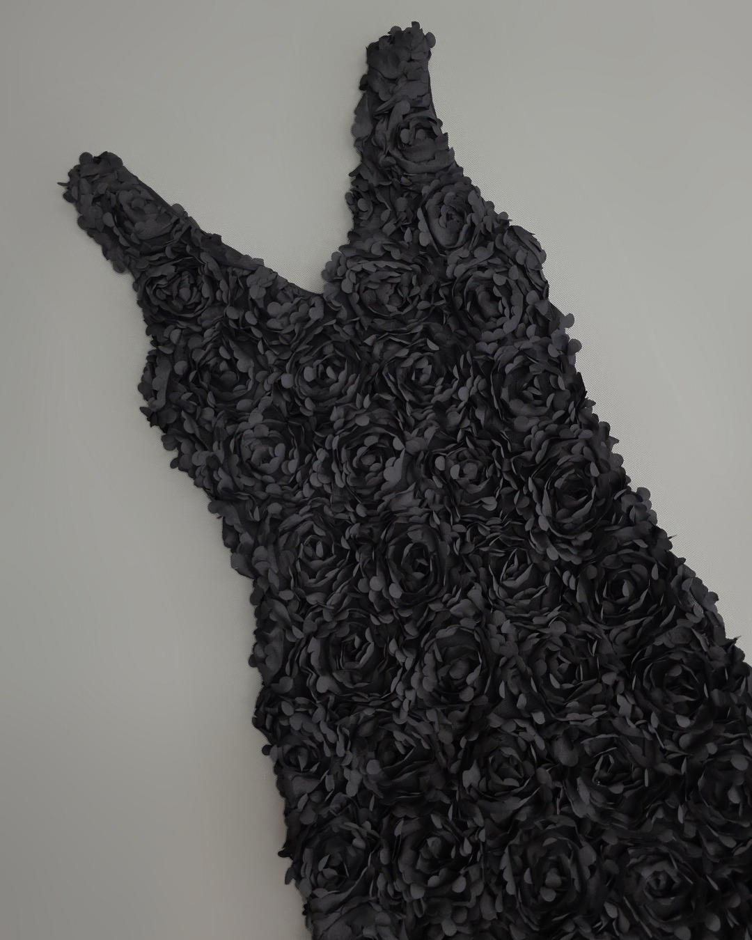 เดรสแฟชั่น เดรสเสื้อคอวีแขนกุด ทรงเข้ารูป