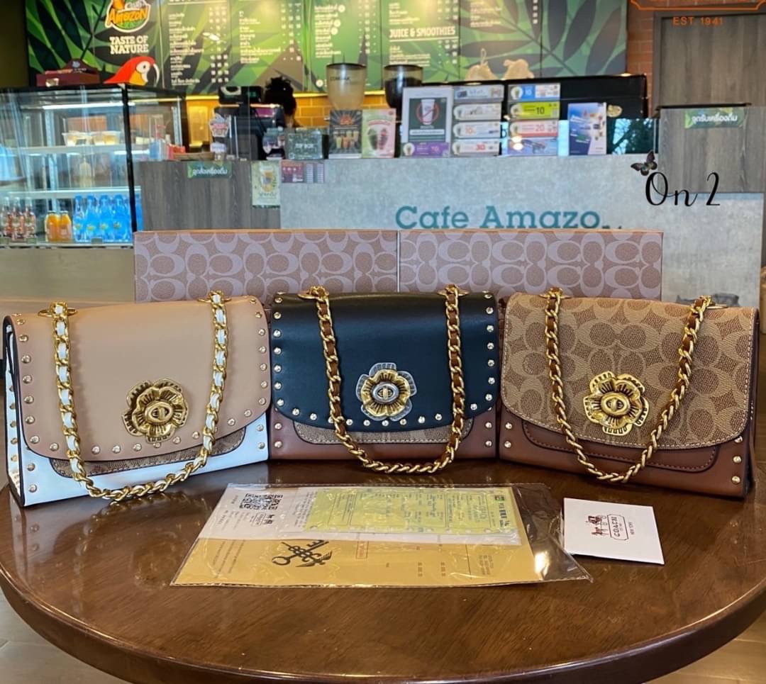 Coach Bag กระเป๋าสะพายcoach ลายcซิกเนเจอร์ เปิดหน้า สายสะพายโซ่ยาวอะไหล่ทอง งานสวยมากค่ะปั๊มทุกจุด