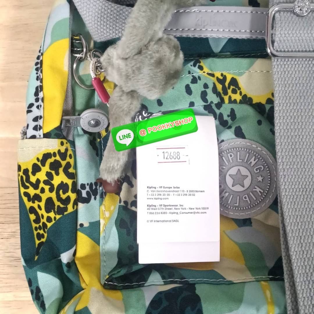 KIPLING 3 WAYS MINI BACKPACK ซับในลายตาราง กระเป๋าสะพาย 3 Ways รุ่นใหม่ วัสดุ Nylon & Polyester 100% หูหิ้วหนังปั๊มชื่อแบรนด์ สายสะพายยาวเลื่อนปรับได้ free size และ สามารถถอดได้ สามารถถือหรือสะพายได้ จะสะพายไหล่ สะพายเฉียง Crossbody หรือจะคล้องสายเป็นเป้ส