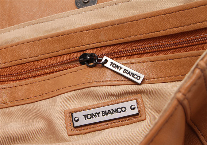 กระเป๋า Clutch มือ TONI BIANCO แบรนด์สุดหรูออสเตรเลีย สีน้ำตาล หนังหรูสุดนุ่ม สายโซ่ ถอดใส่ได้คะ