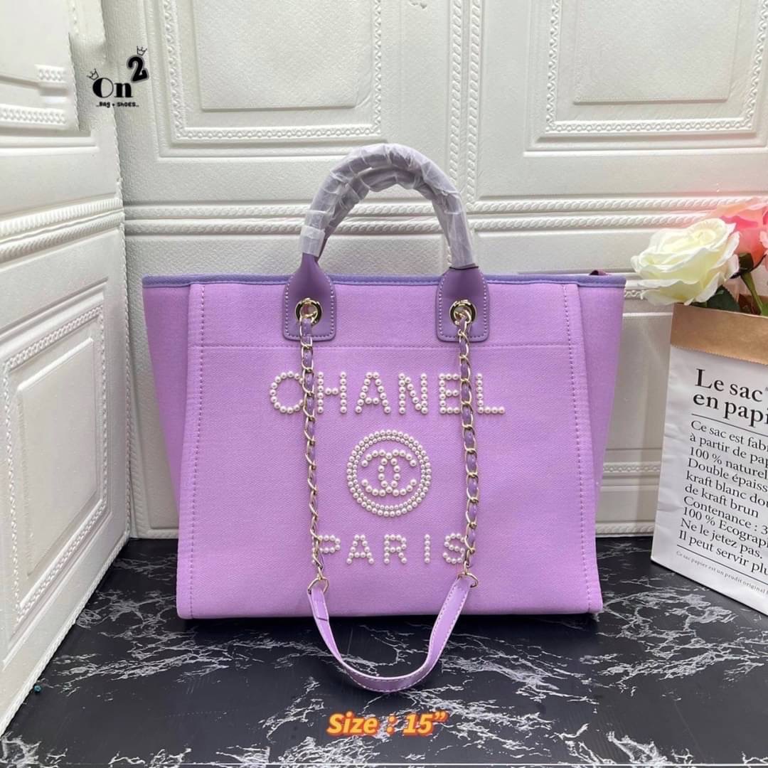 Chanel Bag Chanel ทรง tote หน้าปักมุกโลโก้แบรนด์ งานซิปใบใหญ่จุของได้เยอะ สาวๆนักช้อปห้ามพลาดน้า