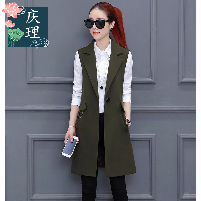 เสื้อสูทนำเข้า : เสื้อกั๊กสูทแฟชั่น เสื้อกั๊กแฟชั่น สีเขียว เสื้อสูทแขนกุด เนื้อผ้า Polyester งานสวย คุณภาพดี มีซับใน ใส่สบาย ทรงเนี๊ยบ งานสวยเหมือนแบบ 100 % ค่ะ คอปก ติดกระดุมเม็ดเก๋ รูปทรงสุดหรู ตัวยาวคลุมสะโพก ใส่ทำงานได้ หรือ ใส่เที่ยวก็เก๋ๆ มีกระเป๋า