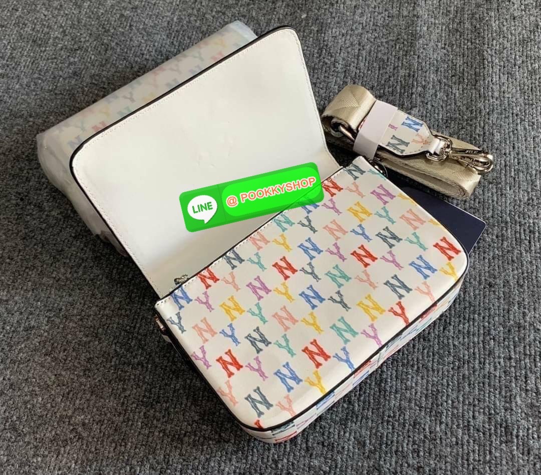 🔥รอบนี้ราคาดีกว่าเดิม🔥พร้อมส่งรอบนี้ราคาดีสุดๆในไอจี3000+‼️ 🎉MLB NY แท้💯 กระเป๋าสะพายข้าง ทรงสวยดีเทลเก๋ โลโก้NYบนกระเป๋าเป็นสแตนเลสอย่างดี งานสวยมากๆค่ะ ลายเก๋สุดๆสายปรับได้ตามระดับค่ะรุ่นนี้ไม่มีไม่ได้แล้วน๊า ป้ายแท็กในตั