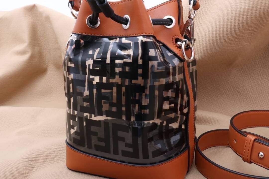 FF bag สวยกราบมากแม่.. ทนกระแสไม่ไหวจริงๆ ไม่มีไม่ได้แล้ว สวยเกร็งจนหายใจแทบไม่ออก งานสวยมาก ตัวพสาสติกใสอย่างหนา อะหลั่ยปั๊มทุกจุด รักเลยรุ่นนี้