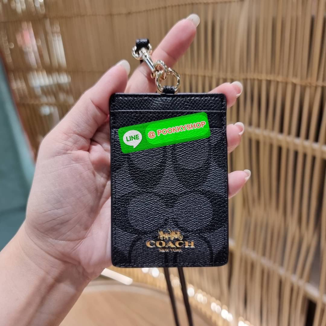 กระเป๋าใส่บัตรคล้องคอ Coach card holder ราคาพิเศษสุดๆ!!! ของหายาก!! ง่ายๆแบบไม่ธรรมดา!! คลาสสิคแต่มีดีเทลโดดเด่น!! กระเป๋าถนอมบัตร พร้อมสายคล้องคอ ดีไซน์ลวดลายสวย ดูดีทุกแบบ ใช้งานง่าย พกพาสะดวก จะใส่บัตรพนักงาน บัตรเครดิต บัตรปชช. ใบขับขี่ และบัตรอื่นๆที