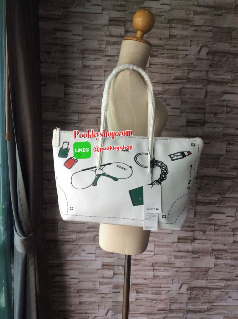 ลาคอส pu split cow leather bag รุ่นขายดีค่ะ!! กระเป๋าทรง shopping ลายกราฟฟิก ลายสดใส พร้อมส่งหลากสีรุ่นฮอตฮิตตลอดกาล แบบสวยคลาสสิค ใช้ได้ในทุกวัน ด้านหน้าประดับโลโก้จระเข้สัญลักษณ์แบรนด์ เปิดปิดกระเป๋าแบบซิป ที่จับหัวซิปปั้แบรนด์ ภายในกว้างใส่ของจุ มีช่