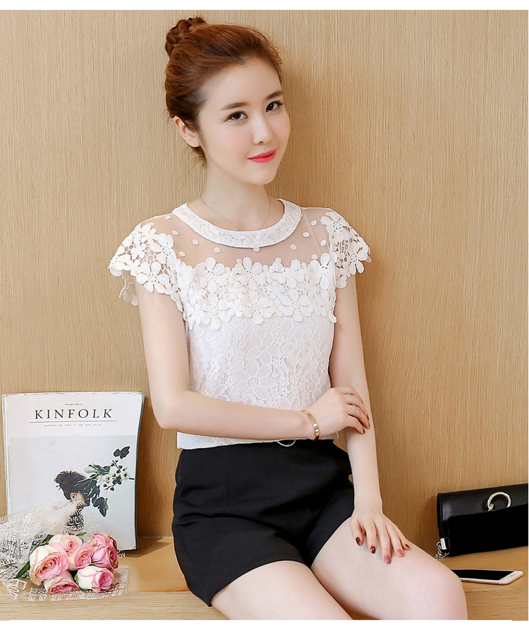 KTFN เสื้อแฟชั่นลูกไม้เกาหลีซีทรูช่วงอก มีซับใน สีขาว