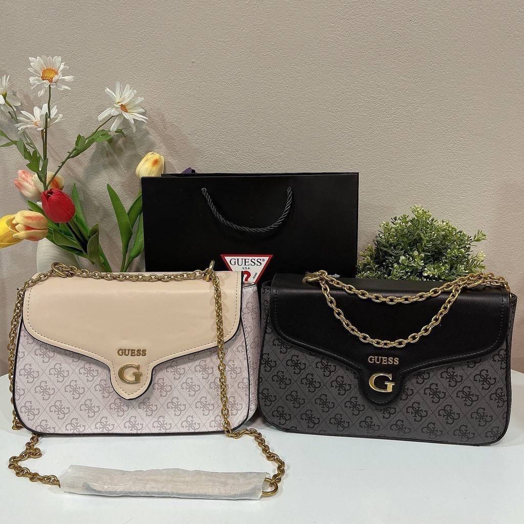 Guess แท้ outlet รุ่นนี้ ทั้งสวย ทั้งน่ารัก มีความหรู ดูดีมากกกก ต้องเก็บนะคะ