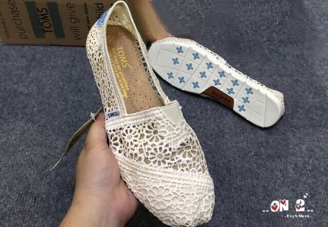 Toms Shoes พร้อมส่งค่ะส่งสุดฮิตรองเท้าสุดป๊อบมาทั้งลายNormal และลาย limited edition ใครรอรุ่นนี้อยู่ห้ามพลาดนะคะ