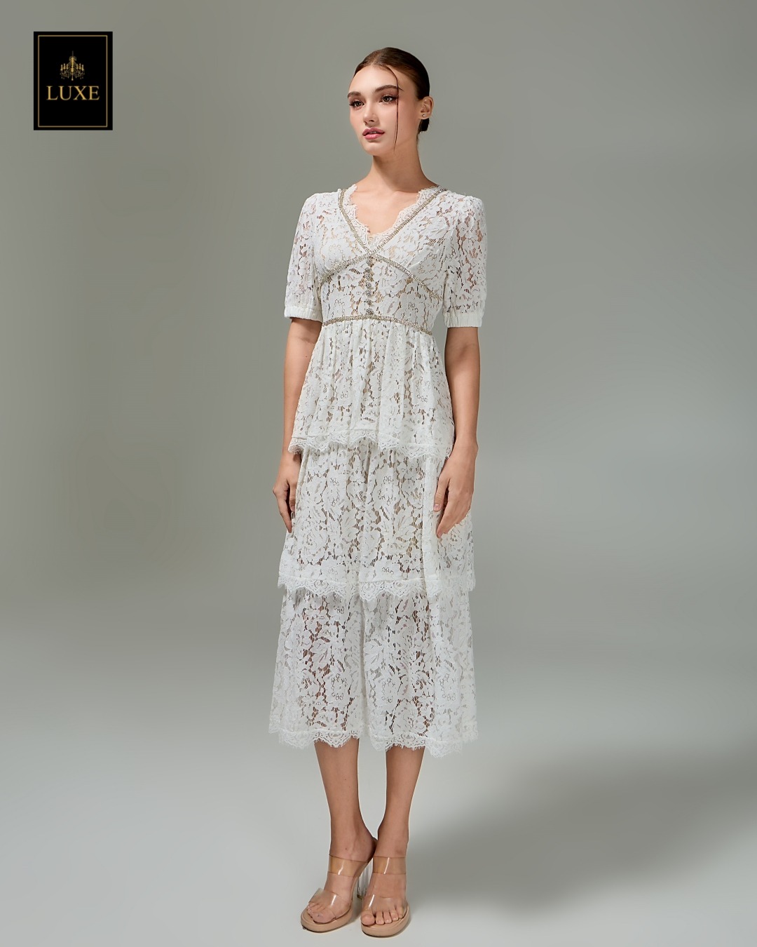 เดรสแฟชั่น เดรสเสื้อคอวีแขนตุ๊กตา กระโปรงต่อ3ชั้นรูดระบาย