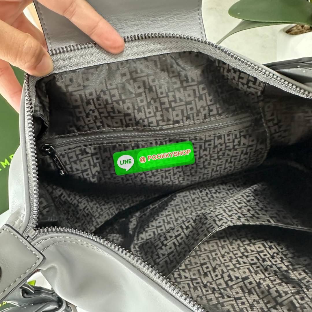 LONGCHAM LE PLIAGE XTRA Hobo bag M กระเป๋าสะพายไหล่ HOBO ออกแบบเพื่อให้ดูเรียบหรูหรา มีความสง่า รูปทรงเก๋ไก๋ วัสดุหนังแกะนิ่มมือ สายสะพายไหล่ปรับระดับได้และถอดออกถือได้ เปิด- ปิด ด้วย ซิป ภายใน ช่องโล่งกว้าง มีช่องซิปแยก ใบใหญ่สามารถใส่ของได้เยอะคะ