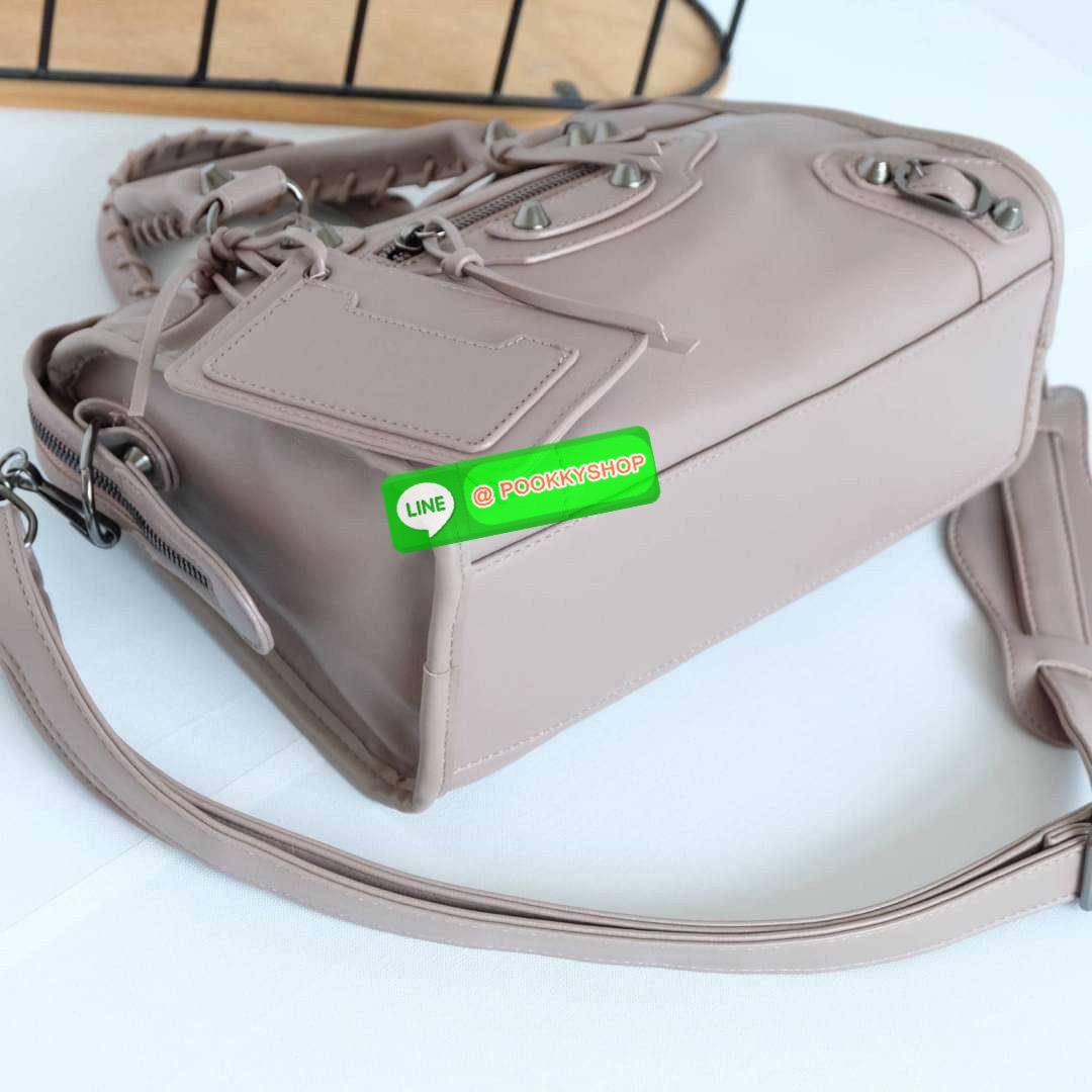 มาเพิ่มแล้วค่า ตามคำเรียกร้อง KEEP รุ่น Ghaso size L เป็นขนาดใหม่ใหญ่ขึ้นกว่าเดิม จุเพิ่มขึ้น และอะไหล่สีดำรมควันแบบใหม่ให้ความสวยเท่ขึ้นกว่าเดิม ค่า