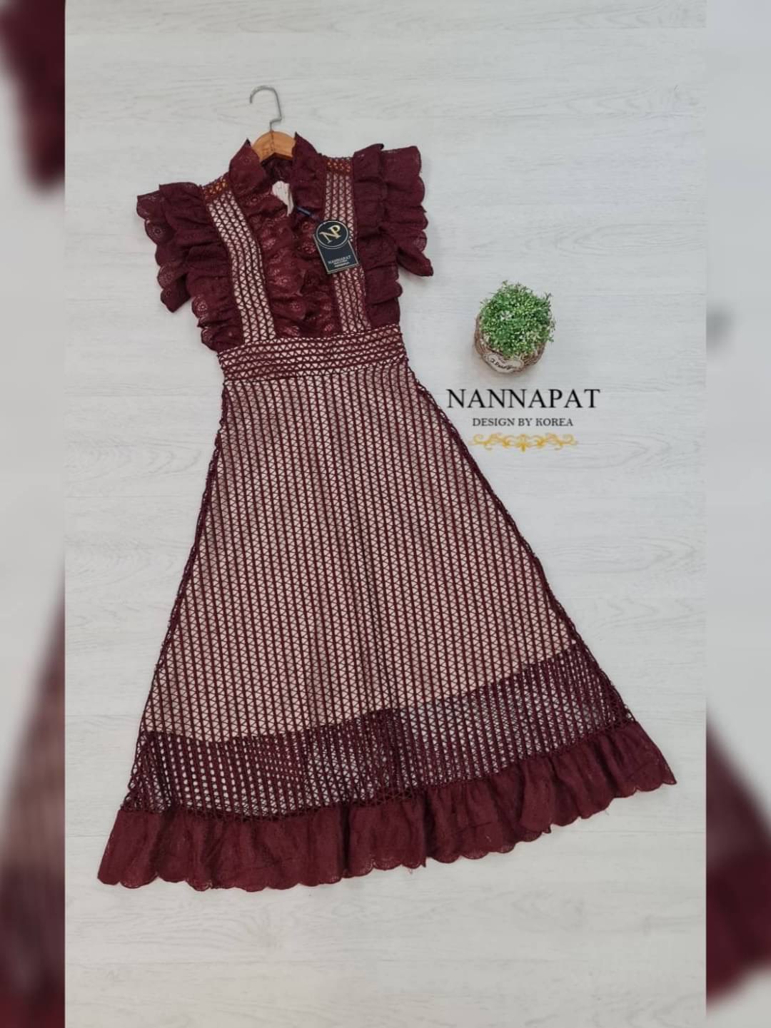 Dress สวยหรู ดูดีมีราคา ใส่ออกงานได้เลยนะคะ งานพรีเมี่ยม ผ้าลูกไม้แน่นๆ หนานุ่ม ใส่สบาย มีซับในอย่างดี งานซิปหลัง ระบายอก ช่วงเอวเข้ารูป ทรงสวย กระโปรงบานสวยกำลังดี ราคานี้คุ้มมากนะคะ เห็นงานจริงต้องว้าวแน่นอนคะ