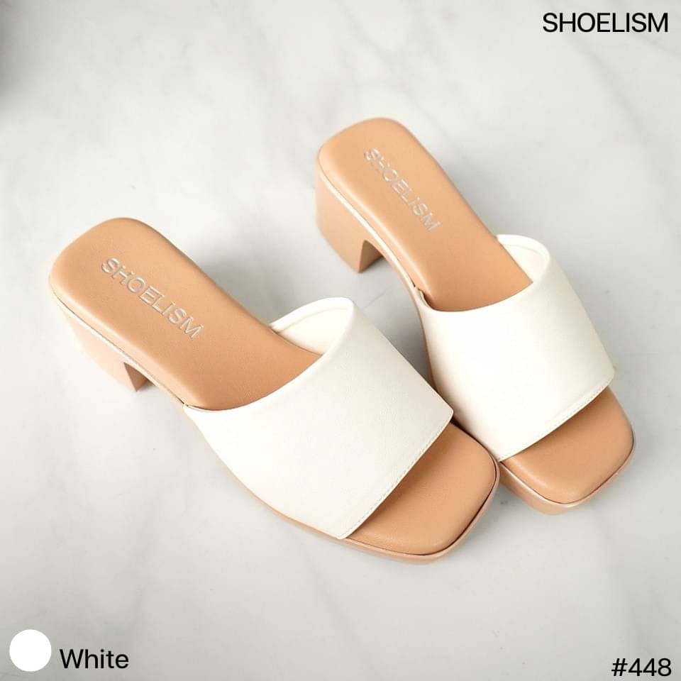 เที่ยวปีใหม่มีรองเท้าสวยๆกันรึยัง แมกซี่2.5 ฐานใหญ่ใส่เดินสบาย โทนสีมินิมอล พื้นฟองน้ำสุดนุ่ม ใส่เที่ยวคาเฟ๋ก็เก๋ ไปทะเลก็เริ่ด ไอเทมที่ต้องมีติดตู้ไว้เลย