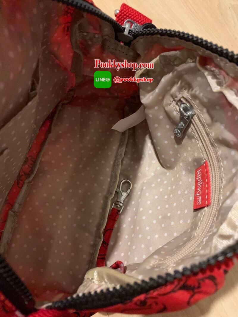 Kipling & Mickey Limited Edition Flax Shoulder Bag กระเป๋าสะพายข้างทรงcrossbodyรุ่นใหม่!!ปรับความยาวสายให้เข้ากับลำตัวได้ฟรีไซส์ วัสดุไนล่อนคุณภาพสูงและน้ำหนักเบา กันน้ำได้ ด้านหน้ามีช่องให้หนึ่งช่อง เปิดปิดช่องซิปหลัก แบบซิปเดียว ภายในกว้างของและมีช่องซิ