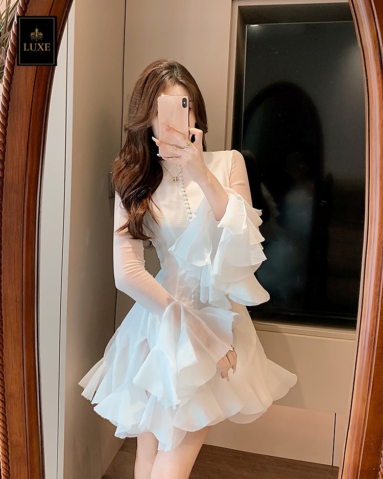 เดรสแฟชั่น เดรสกระโปรงสั้น เสื้อคอกลมแขนยาว ตีเกล็ดเข้ารูป