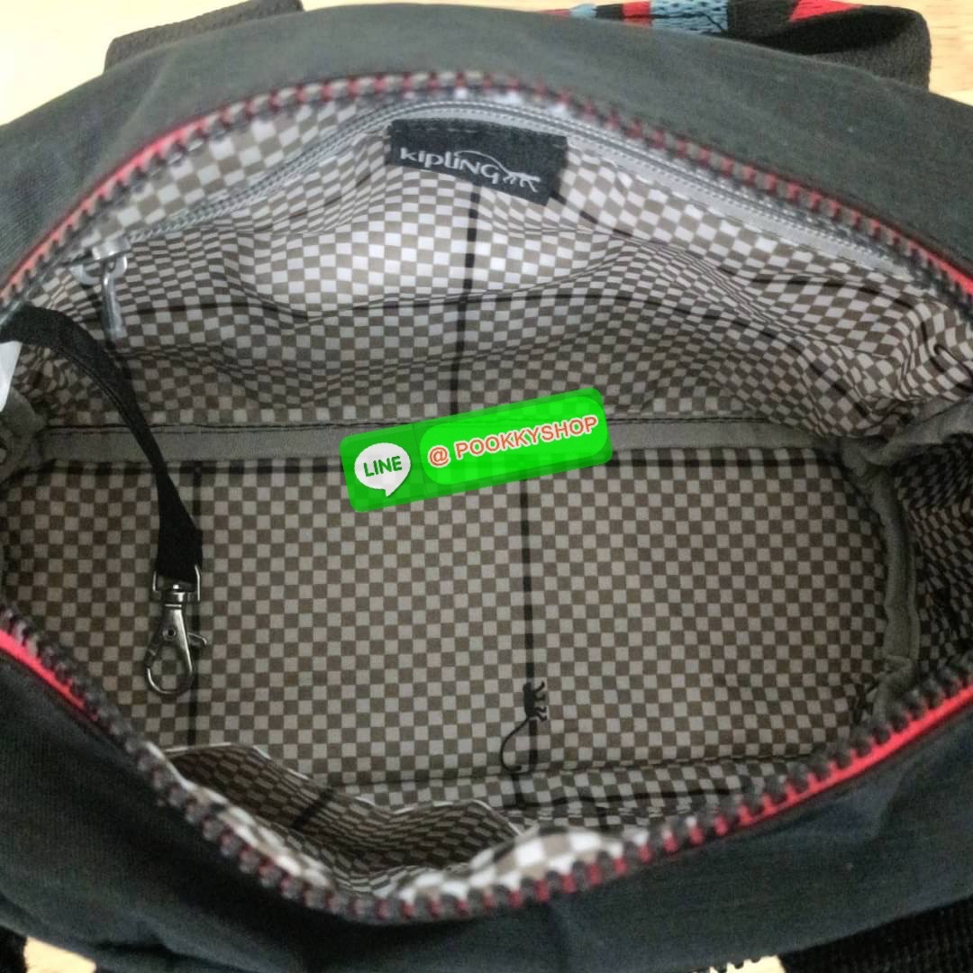 Kipling Dome K1006 Handbag กระเป๋าถือหรือสะพาย วัสดุ Polyester 100% รุ่นใหม่ มีให้เลือกทั้งแบบเรียบ และ ลายน่ารัก มีช่องแยกด้านหน้า 2 ช่อง ช่องหลักโล่งกว้าง พร้อมช่อง pocket แยก 2 ช่อง ใช้งานได้ครบครัน สามารถสตางค์ใบยาวได้ ขนาดกำลังดี จะใช้ทำงาน ไปเรียน ห
