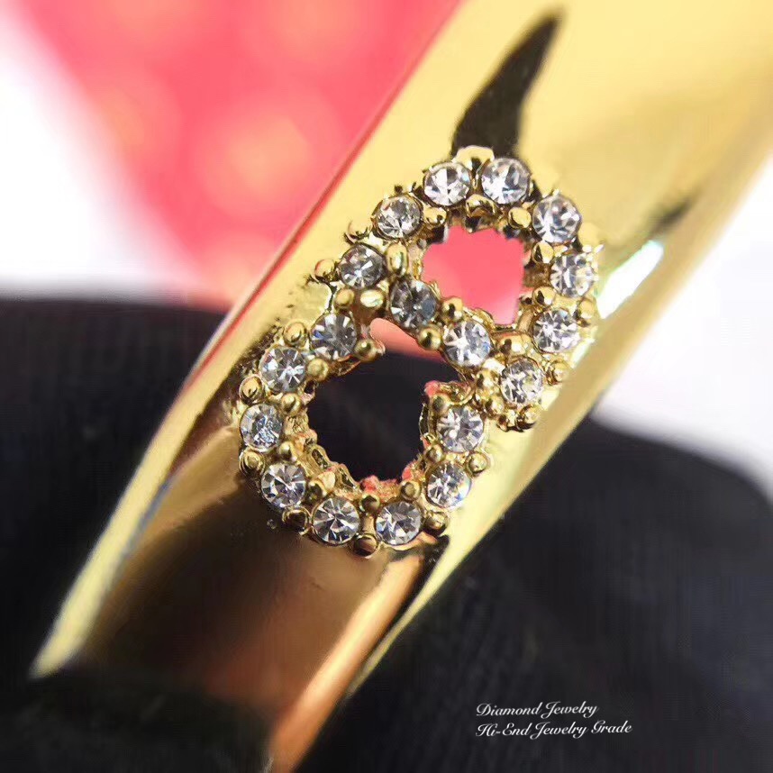 Hi-End Quality !!!! ((งาน 1:1 เหมือนในช็อปมากที่สุดในท้องตลาด)) Christian Dior Bracelet กำไลข้อมือดิออ คอล 2018 คอลเลคชั่นใหม่ล่าสุด อะไหล่ทองเงาวิ้งรับรองสวยวิ้งมากกกกก งานดี ตัวเรือนเรียบหรูสวยมากๆคะรับประกันความพอใจเลยค่ะ ตัวเรือนสีทองดูหรูมากๆค่ะ ใส่อ
