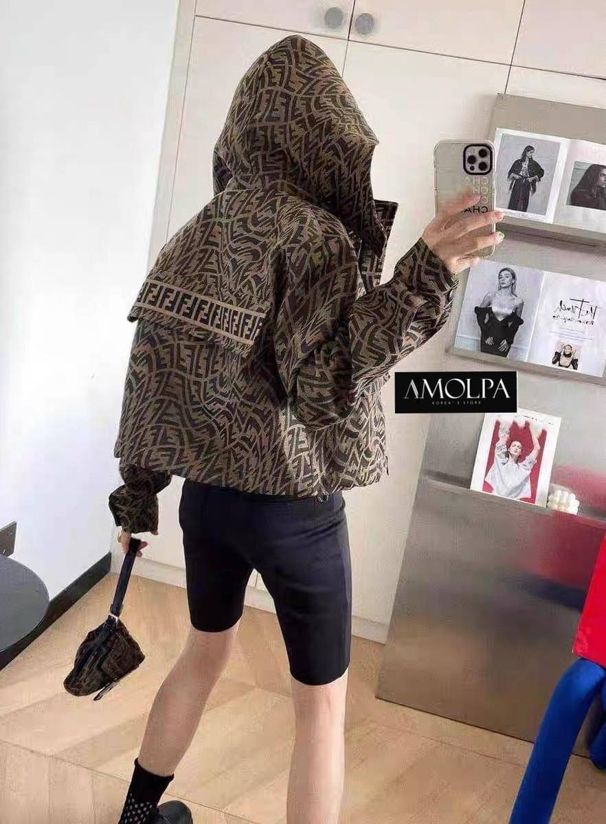 พร้อมส่ง !!! MUST HAVE！JACKET HOODIE FENDI AROMA เนื้อดี มี Texture มากกกๆๆค๊า Colletion 2021 ผ้าดีมาก เย็นมากๆ ห้ามพลาดเลยน๊า สวยสุดๆ