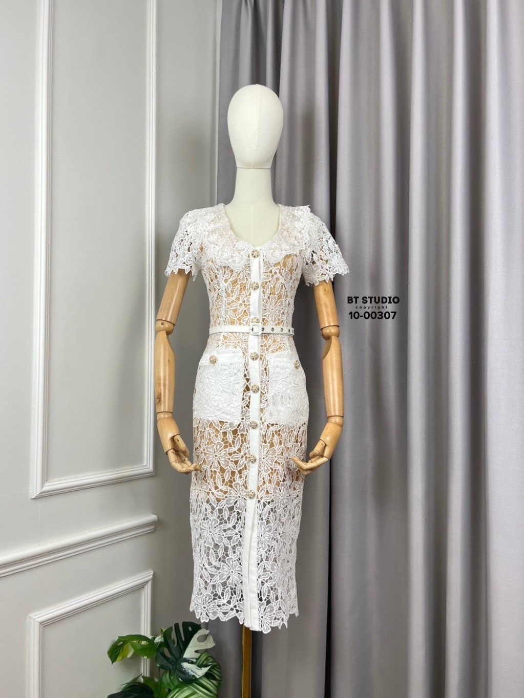 เดรสแฟชั่น เดรสลูกไม้คอแต่งปกระบายแต่งขอบปลายหยัก