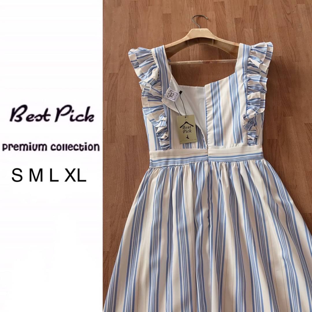 Detail : แม็กซี่เดรส แขนกุดแต่งระบายแขน ทรงคอเหลี่ยม ผ้าพิมพ์ลายริ้วสวยงามตามแบบ ชายกระโปรงแต่งระบาย ให้ลุคเก๋ๆ ทันสมัย งานมีซับใน ซิปด้านหลัง เนื้อผ้าพริ้วสวยใส่สบาย สาวๆพลาดไม่ได้เลยนะคะ