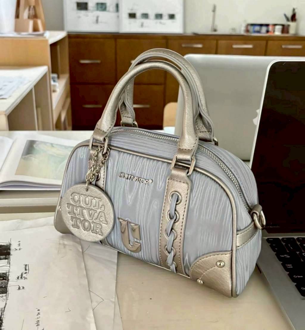 กระเป๋า Cultivator แบรนด์ใหม่ มาแรง ฮิตสุดในเมกา สายเกา สไตล์ y2k