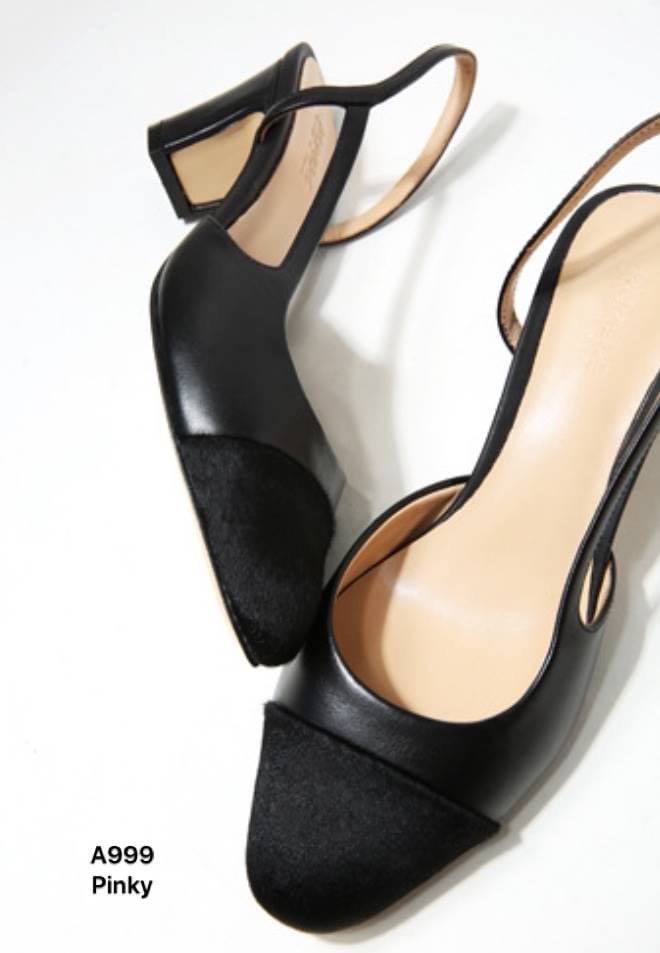 พร้อมส่ง A999 รองเท้าส้นสูงสไตล์แบรนด์ดัง!! งานดีไซน์ใหม่วัสดุทำจากหนังนิ่ม หัวตัดด้วยผ้าสีดำเก๋ๆ ใส่ง่ายมาก เวลาสวมสามารถดึงขึ้นมาได้เลย ตัวส้นรับน้ำหนักได้ดี สูง2นิ้ว แบบเรียบหรูแต่มีสไตล์ สินค้าจริงสวยเป๊ะแน่นอนจ้า