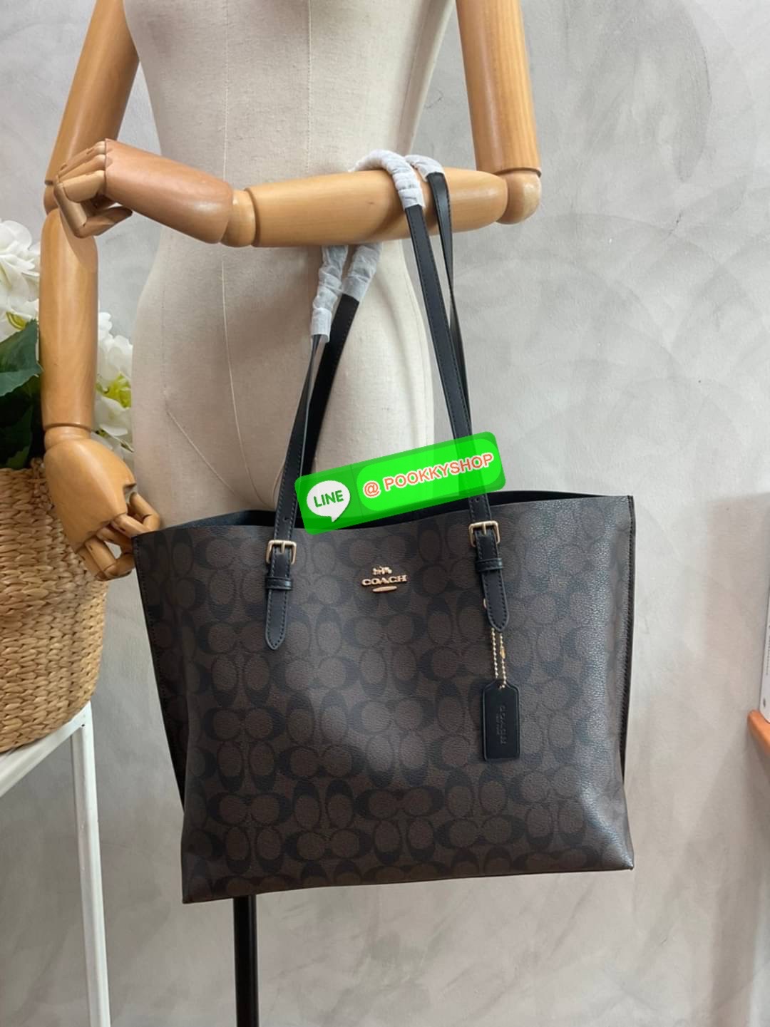 🚚 พร้อมส่ง 🚚 Restock!! รุ่นขายดีที่สุด มากี่รอบก็ขายดีหมดไวทุกรอบ💕 COACH F1665 MOLLIE TOTE IN SIGNATURE CANVAS กระเป๋าสะพายไหล่ Coach ทรง Shopping รุ่นใหม่ คุณภาพดี หนัง pvc หนังนิ่ม ทรงสวย คลาสสิก รุ่นฮิตตลอดกาล ไม่ตกเทรน ภายในแยก