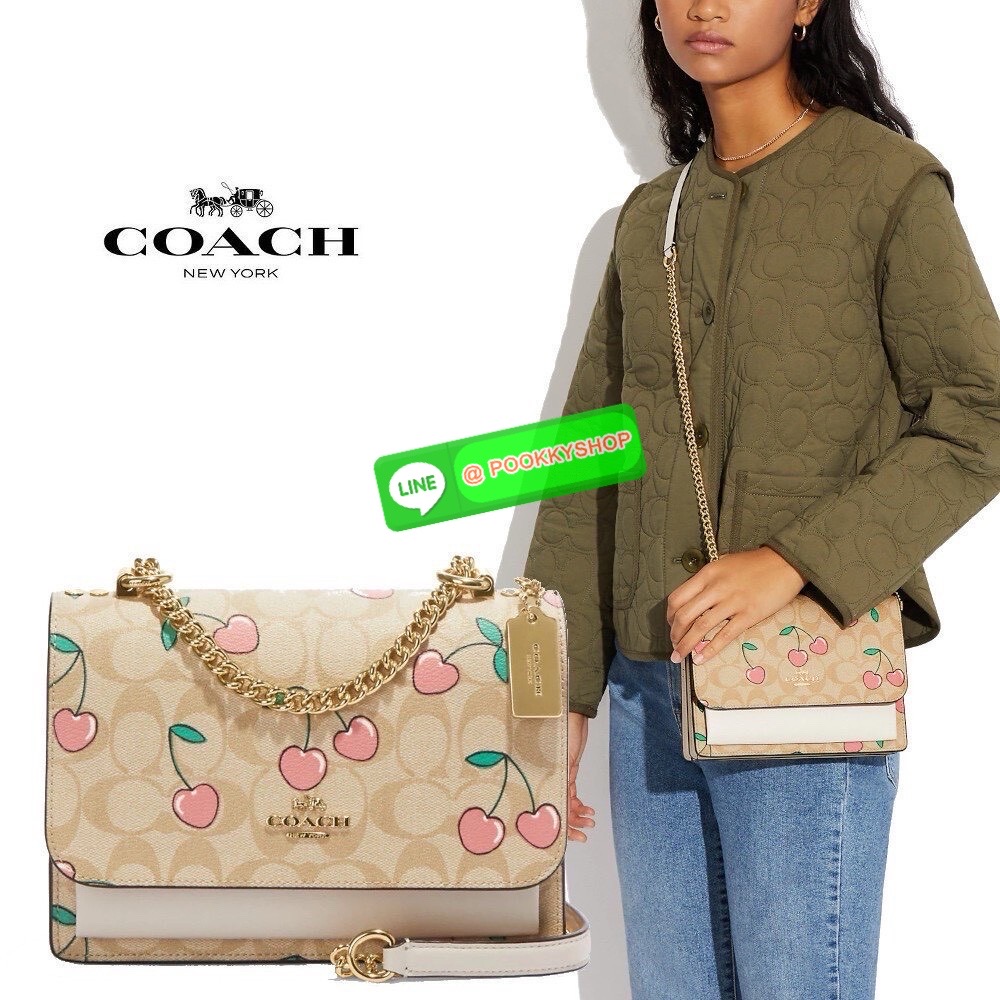 Coach CE610 ลายเชอร์รี่สุดคิ้วท์! 🍒🍒 สายโซ่ทองหรู+ดีเทลลายพิเศษ หิ้วได้หลายโอกาส จะออกเดทหรือสะพายชิคๆ ก็โดนใจสุดๆ รุ่นนี้งานจริงสวยมากกก สะพายแล้วขับผิวสุดๆ ไปเลยค่าา