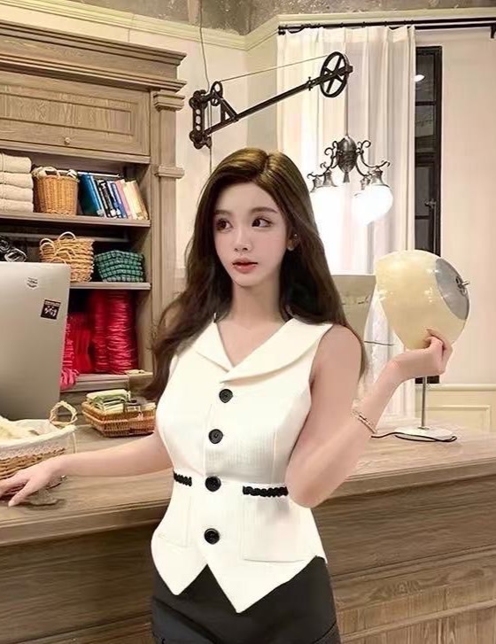 ชุดเซทแฟชั่น ชุดเซต3ชิ้น คุ้มมาก!! เสื้อคอปกสีขาวเนื้อผ้านุ่มอย่างดีมีเทคเจอร์