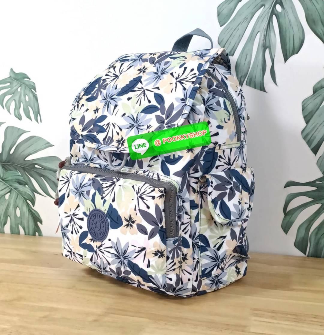 Kipling City Pack Medium Backpack กระเป๋าเป้ Kipling ขนาดกลาง วัสดุ Polyester 100% มีหูหิ้วด้านบน -ด้านหลัง มีซิปหลัง 1ช่องลึก -ด้านข้างมีช่องใส่ของเล็กน้อยทั้ง 2 ด้าน เปิด-ปิด ด้วยกระดุมแม่เหล็ก -ด้านหน้ามีช่องซิปใส่ของแยก 1 ช่อง และ ช่องปรับขนาดด้วยสายล