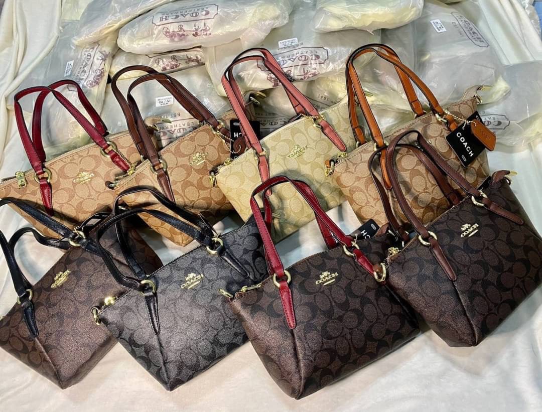 กระเป๋าโค้ชทรงพัด ขนาด mini