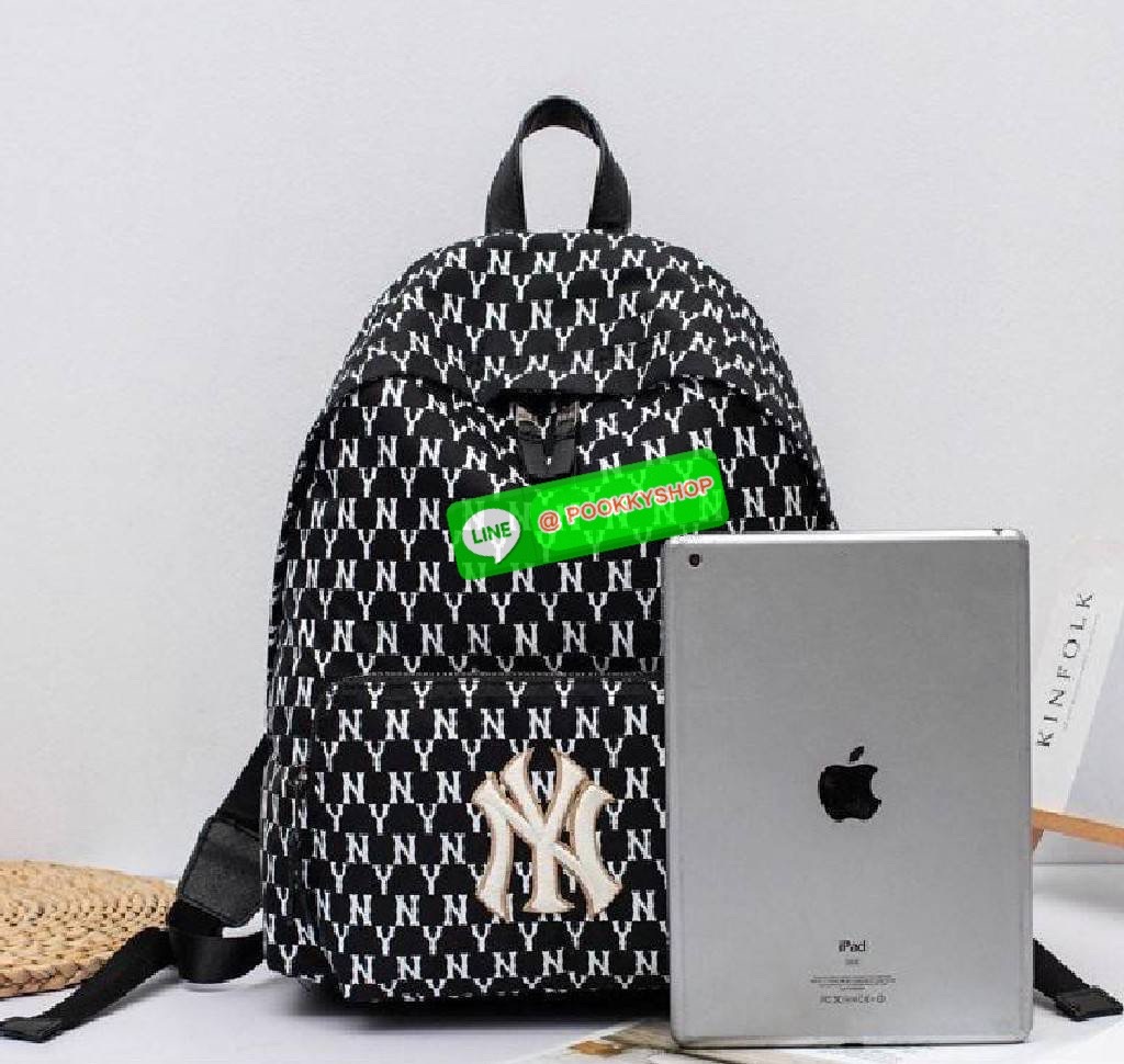 MLB เป้ใบใหญ่จุของได้เยอะมาก เหมาะสำหรับสะพายเดินทางไปเที่ยว หรือสะพายไปเรียนได้นะคะ สามารถใส่ iPad ได้