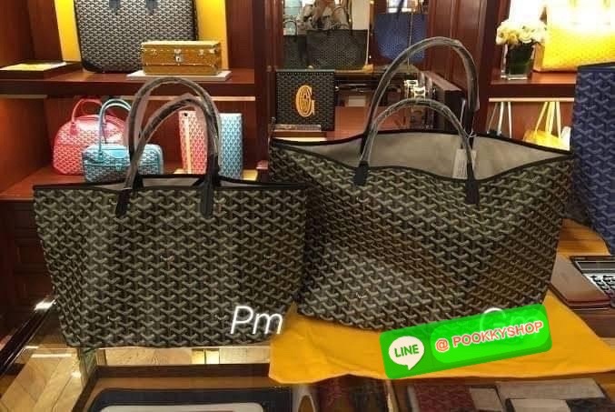 GM SIZE Goyard Saint Louis Claire-Voie GM Bag กระเป๋า Saint Louis GM มาในรุ่นลิมิเต็ดอิดิชั่นในผ้าใบ Goyardine Claire-Voie Grege สุดพิเศษใหม่ ผ้าใบเคลือบด้านในและสามเหลี่ยมด้านนอกที่โดดเด่นเป็นสีเดียวกันซึ่งสร้างภาพลวงตาที่สามารถมองเห็นผ่านกระเป๋าได้ กระเ