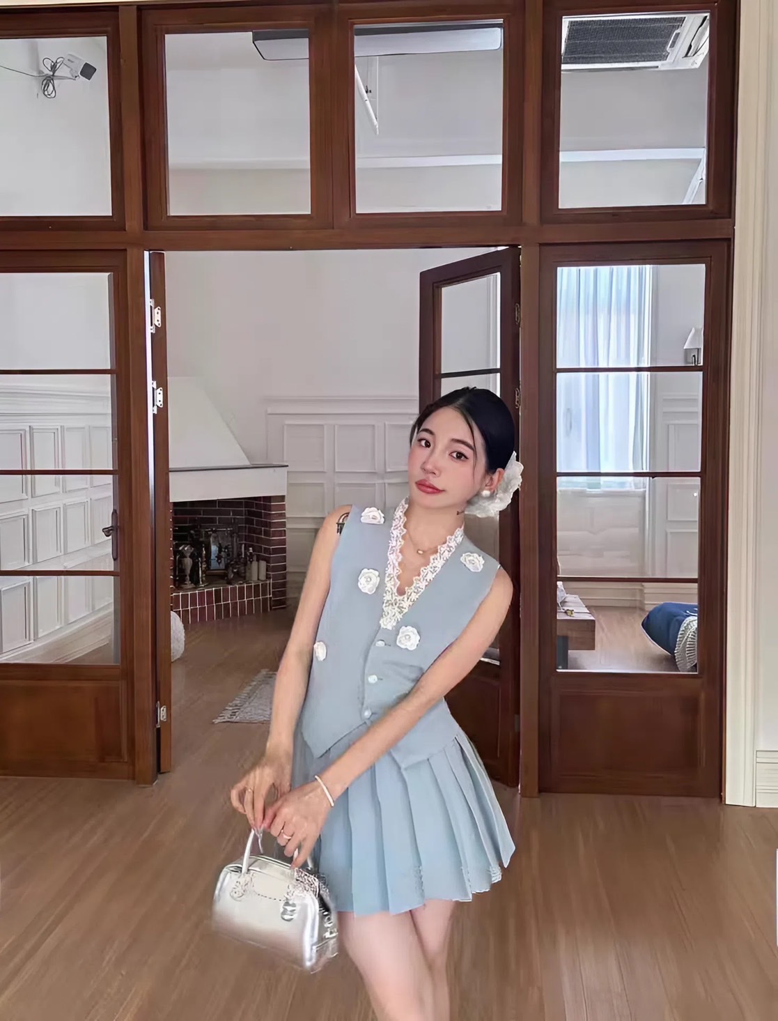 ชุดเซทแฟชั่น ชุดเซต โทนสีฟ้าครามสีสวยหรูมากๆค่ะ ดีเทลแต่งดอกไม้3Dประดับเพชร