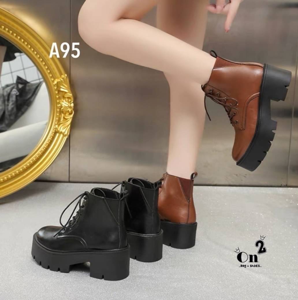 ลุคสนามบินออกบ้านทั้งทีรองเท้าต้องไม่ธรรมดาคร่า บูทส้นตึก เที่ยวเขา แค้มป์ปิ้งเดินป่า เช็คอินรีสอท หรือคาแฟ่สวยๆฟิวเมืองนอกเกร๋ๆ ถ่ายรูปสวยมากกและที่สำคัญบูทคู่นี้สวยแมทช์กับชุดได้ง่ายมากๆค่ะ