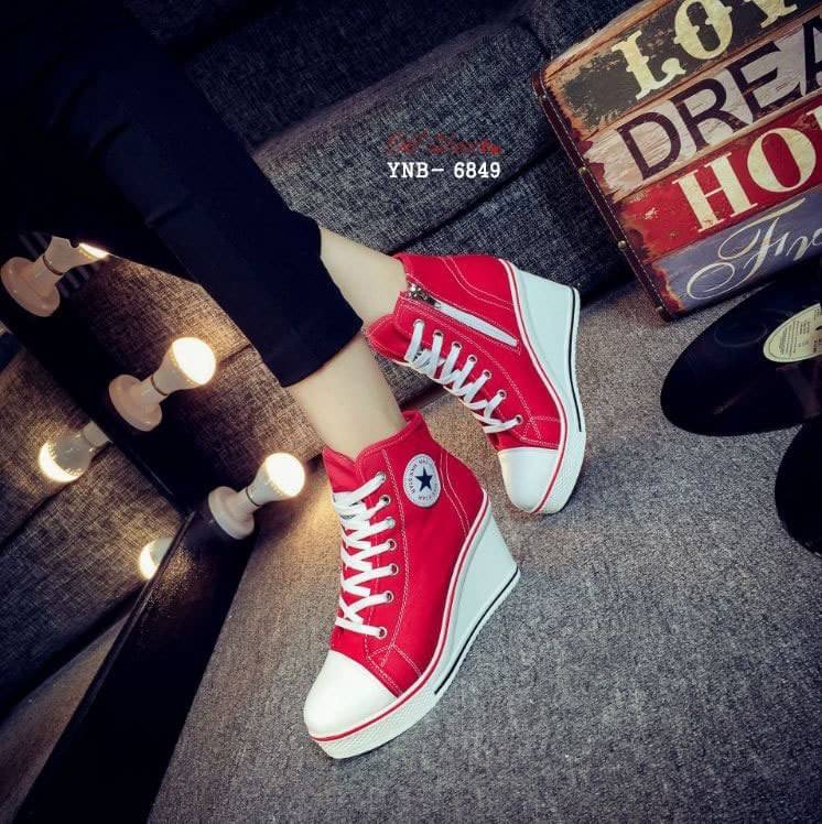 แบบใหม่พร้อมส่ง รองเท้าผ้าใบหุ้มข้อนำเข้าเสริมส้น Style Converse วัสดุผ้าแคนวาส ส้นPU มีซิปด้านข้างใส่ง่าย ทรงสวยฮิตขนาดนี้ รีบจองกันนะคะสาวๆ
