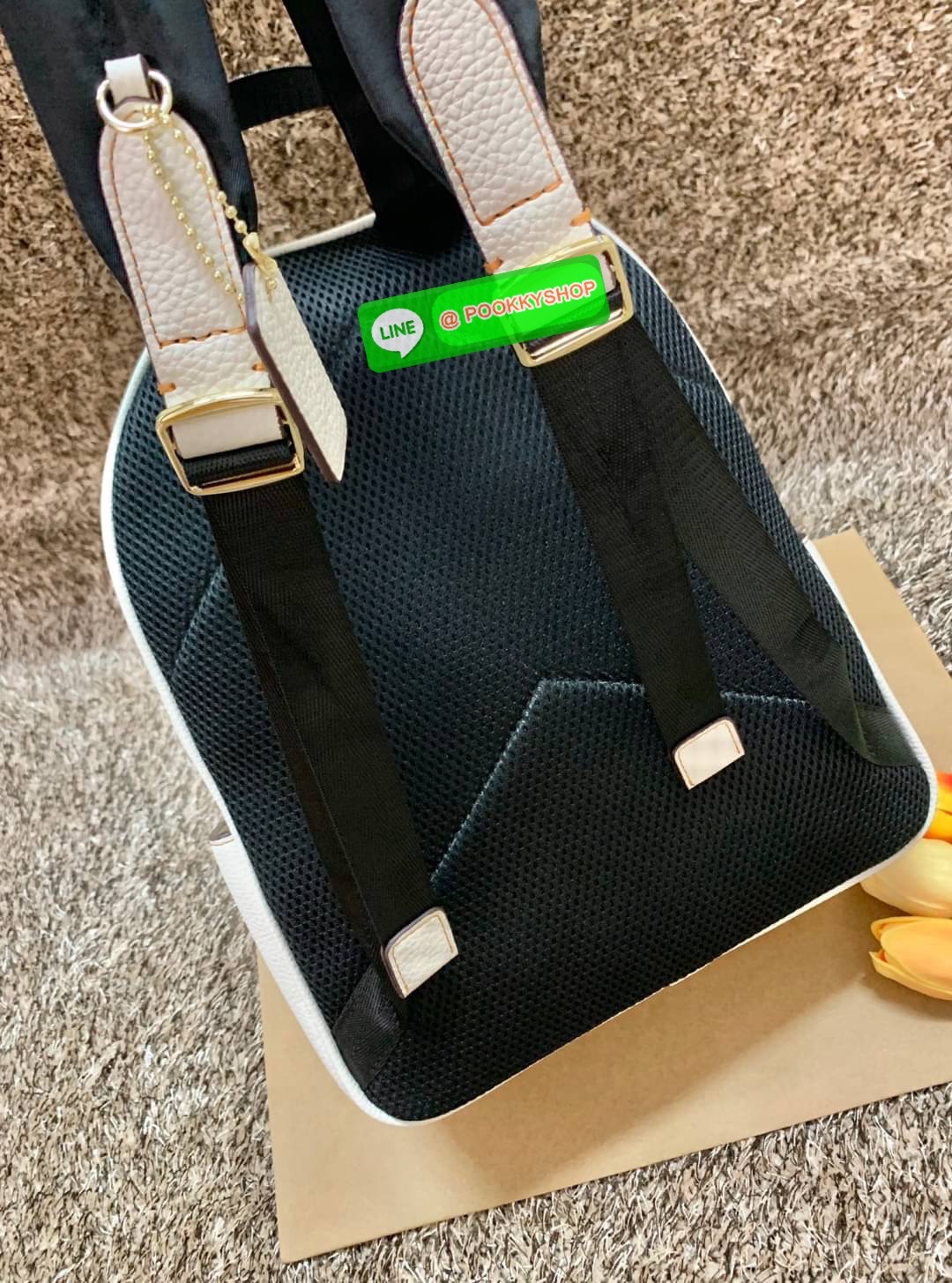 NEW ARRIVAL! น้องแมวเสือน่ารักมากๆเลยค่าา! COACH COURT BACKPACK IN SIGNATURE WITH TIGER ((C7317)) พร้อมส่ง น่ารักขนาดนี้ ไม่มีได้งัยย! กระเป๋าสะพายหลังแบบมีหูหิ้ว รุ่นนี้ใช้ทั้งแท้อย่างดีทั้งใบ ลายหนังสวย นิ่มดีมากๆเลยค่ะ ด้านหน้าสกรีนลายรูปแมวเสือตระกูลเ