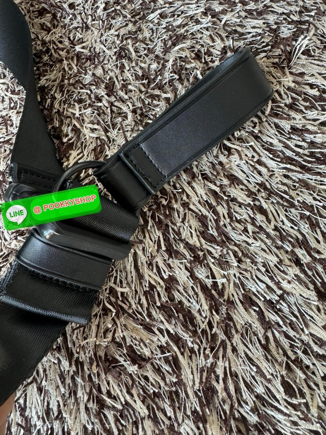 💕Baobao issey miyake Sling shoulder bag ดีไซน์เอกลักษณ์เฉพาะตัว ใส่ของได้เยอะ ช่องกระเป๋าเป็นระเบียบ โดยโดดเด่นด้วยแผ่นรูปสามเหลี่ยมอันเป็นซิกเนเจอร์ในการจัดเรียงสลับกัน รุ่นนี้ยังมีจุดเด่นในเรื่องคุณสมบัติการใช้งาน ภายในมีช่องบุหนาสำหรับใส่โน้ตบุ