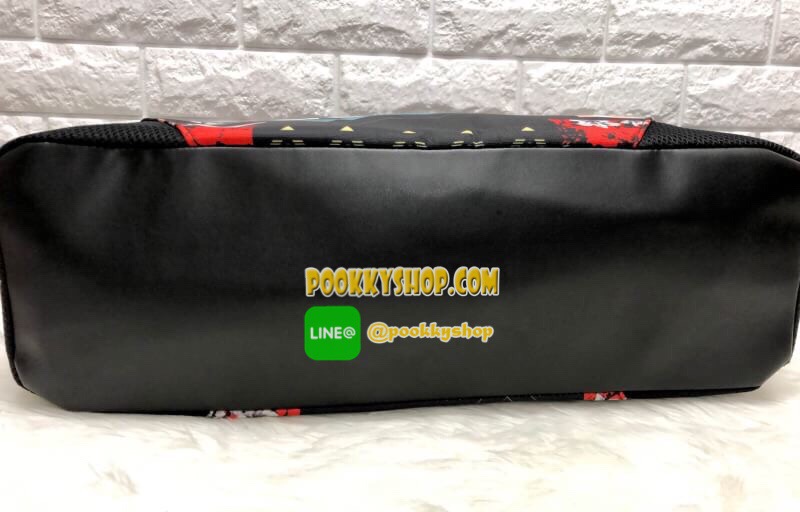 New !!! ADIDAS SOCCER SHOPPER BAG พร้อมส่งค่ะ กระเป๋าผ้าแคนวาส ทรงสปอร์ต ลายกระเป๋าสีสันสดใส น่าใช้มากๆค่ะ ด้านหน้ามีโลโก้แบรนด์ เปิดปิดกระเป๋าแบบซิป ภายในกว้าง ใส่ของจุ มีช่องซิปและช่องเล็กใส่ของจุกจิกค่ะ รุ่นนี้น้ำหนักเบา ใบจริงน่าใช้ จะพกพาวันสบายๆ หรื