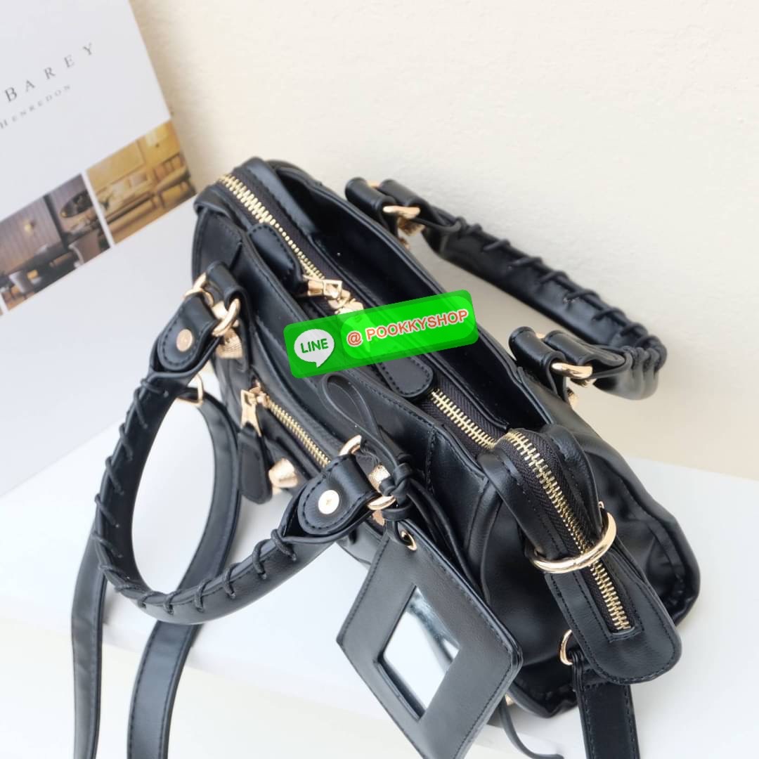 กระเป๋าคุณภาพจากแบรนด์ KEEP ทรงสวย ตอบโจทย์ทุกการใช้งาน รุ่น ‘ Ghaso ‘ > ร่นใหม่ หนัง Microfiber Nano เนื้อดี นิ่มมาก ทนทานกว่าเดิม >น้ำหนักเบา ใส่ของจุ >ถือสะพายเข้าง่ายกับทุกชุด