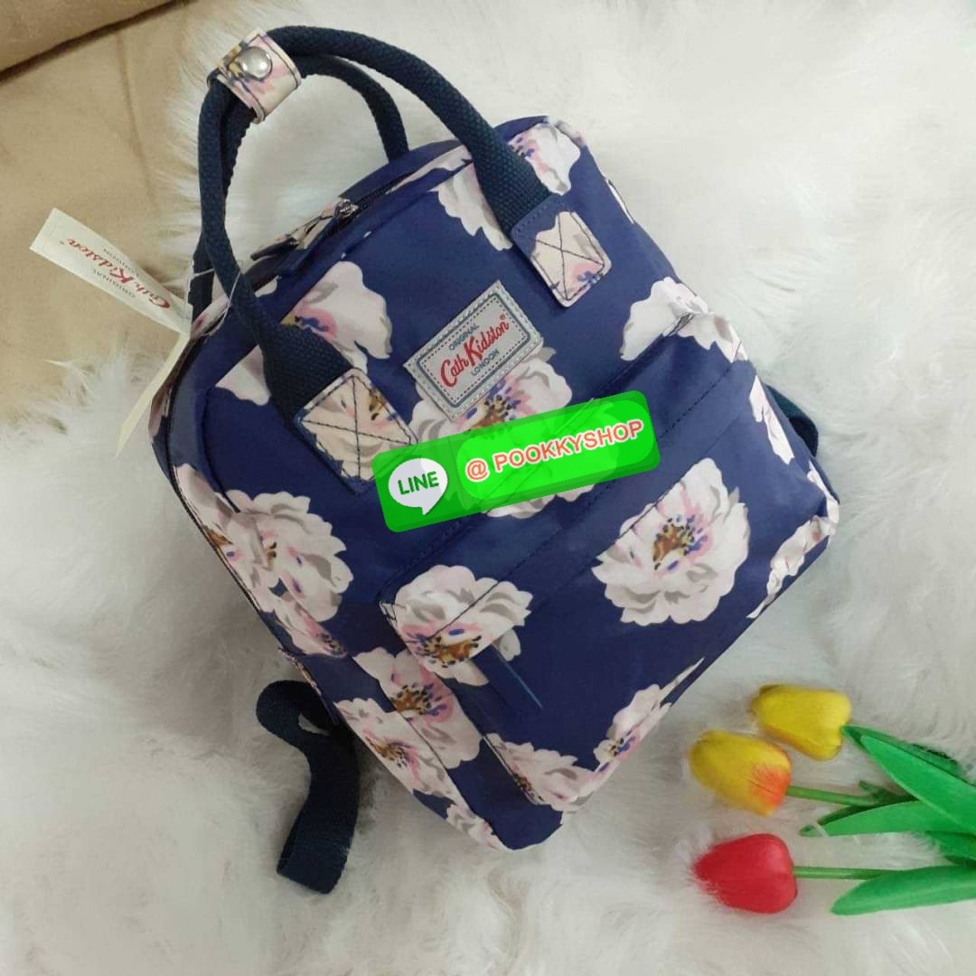 Best Seller !! Cath Kidston Multi Strap Backpack กระเป๋าสะพายเป้รุ่นมินิ แบรนด์ดังสไตล์วินเทจสุดฮิต วัสดุ Canvas เคลือบกันน้ำสามารถเช็ดทำความสะอาดได้ เปิดปิดด้วยซิปสะดวกใช้ ด้านหน้าประดับโลโก้แบรนด์ พร้อมช่องซิปด้านนอกใส่กระเป๋าสตางค์ มือถือได้ ด้านในมีช่