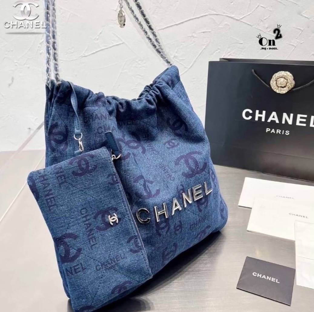 CHANEL Bag งาน Mirror.ผ้ายีนส์สวยมาก อะไหล่ทอง มาพร้อมใบลูก คอลนี้เซเลปต้องมีนะค่ะ ใช้งานง่ายได้ทุกลุค ปังสุด สวยเลยค่า