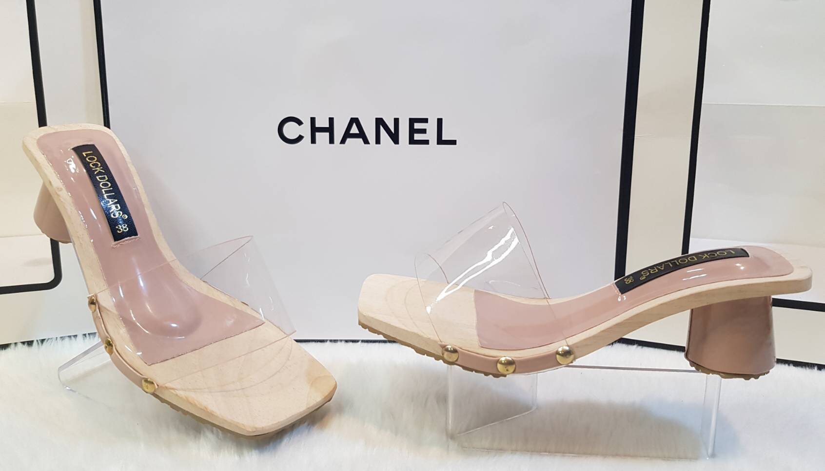 สินค้าขายดีพร้อมส่งค่า รองเท้างานสวยมาแล้วค่า details รองเท้าไม้หน้าสวม งานแฟชั่นสวยมากคะ แบบใหม่เกร๋มากคะส้นไม่สูงมาก ใส่ง่าย เป็นรองเท้า every day look ของสาวๆได้เลยค่า คู่นี้สาวๆไม่ควรพลาดค่ะ