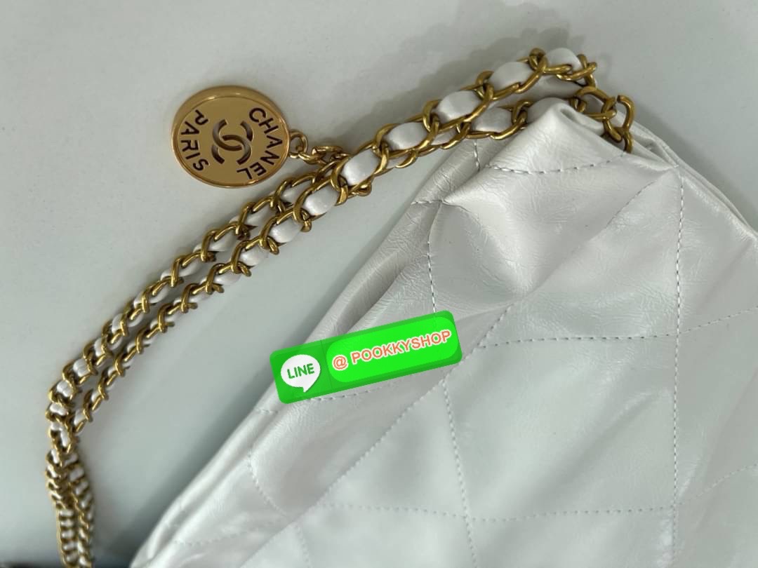 New Arrivals!!! CHANEL BAG VIP GIFT WITH PURCHASE (GWP) พรีเมี่ยมกิ๊ฟสุดหรู วัสดุหนังแกะสังเคราะห์นุ่ม ลื่น มันเงา อะไหล่ทองหรูหรา ไอเท็มมาแรง เกินต้านน ดีเทลเรียบๆแต่หรูหรา ใช้ได้ทุกโอกาศ เปิด-ปิด ด้วยกระดุมแม่เหล็ก ภายในโล่ง มีช่องซิป มาพร้อมใบลูกใส่ตัง